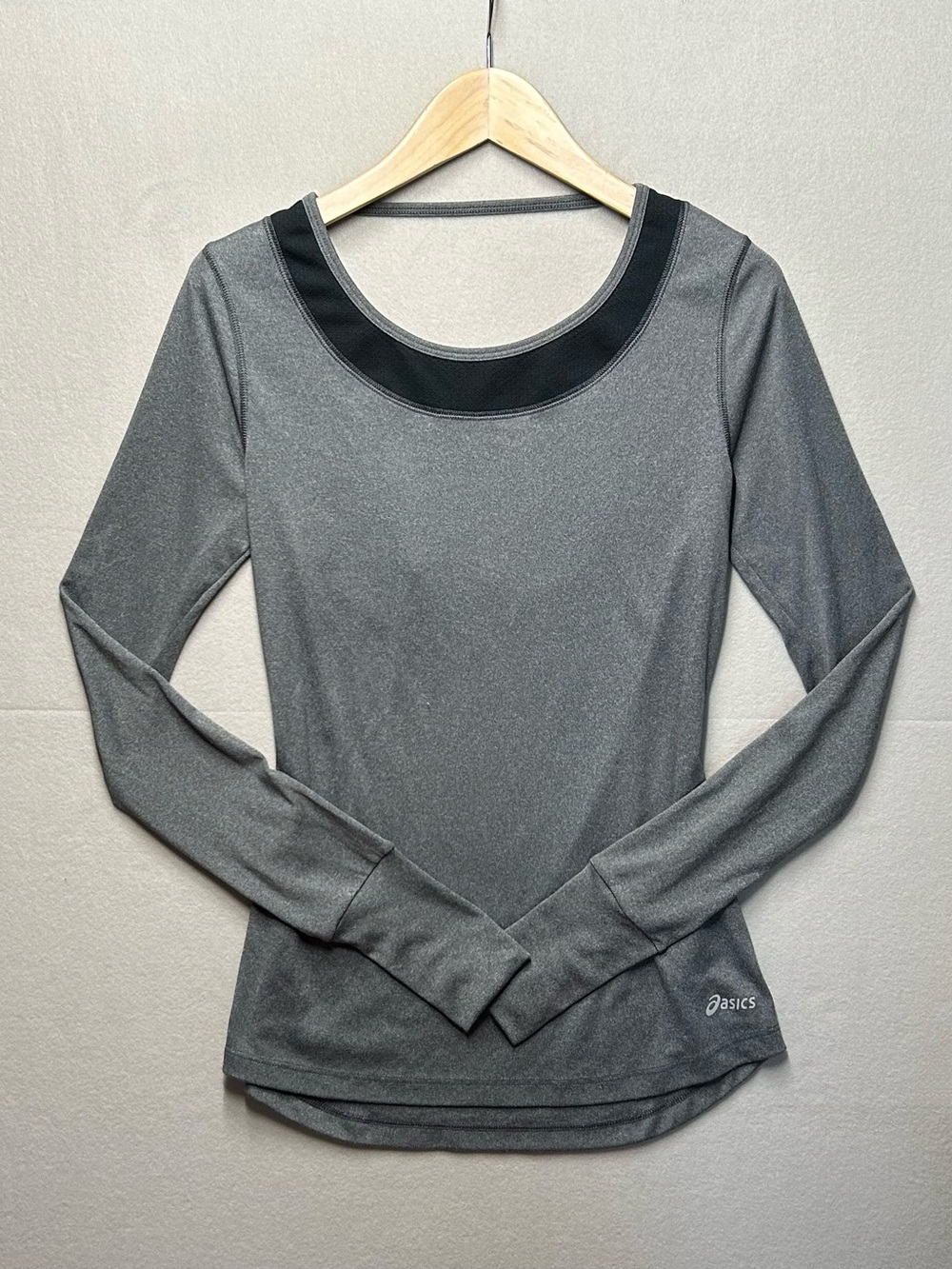 💜 ASICS Fit-Sana Gray Long Sleeve Performance Top with Black Neck Trim